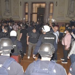 Serbie : colère et désespoir des citoyens, violence de la police