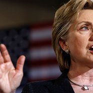 Hillary Clinton entame une tournée balkanique