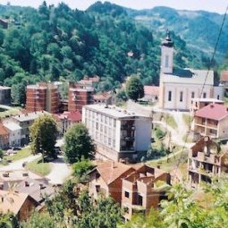 Srebrenica : la police serbe arrête sept individus suspectés de crimes de guerre