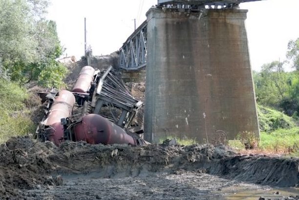 Balkans, les trains déraillent (3/5) | En Roumanie, un réseau ferroviaire en ruine, des voyageurs en danger