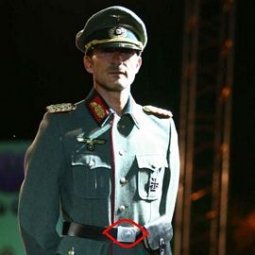 Roumanie : quand le maire de Constanţa parade en uniforme nazi