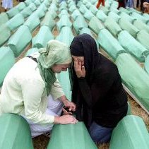 Srebrenica : plainte serbe, indignation bosniaque