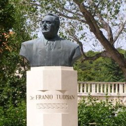 Présidentielle en Croatie : 20 ans après sa mort, Tuđman s'invite dans la campagne