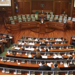 Kosovo : des députés inefficaces et trop bien payés ?