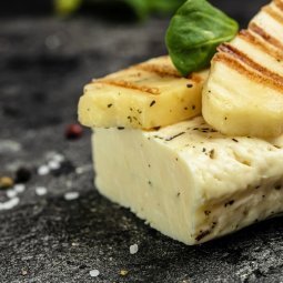 À Chypre, la diplomatie du halloumi pour rapprocher Grecs et Turcs