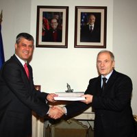 Kosovo : la LDK quitte le gouvernement, élections anticipées le 13 février