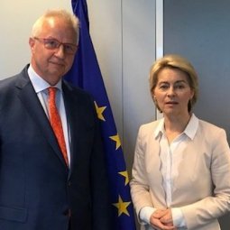 Élargissement : le commissaire hongrois passera-t-il l'épreuve du Parlement européen ?