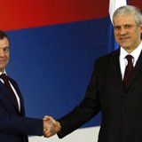 La Russie renouvelle son soutien à la Serbie
