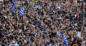 Grèce : le plan d'austérité met à l'épreuve la coalition gouvernementale