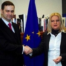 Belgrade et Pristina signent un accord sur les passages au nord du Kosovo