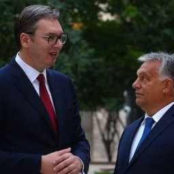 Orbán et Vučić main dans la main pour les élections du 3 avril