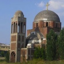 Kosovo : va-t-on détruire l'église orthodoxe inachevée de Pristina ?