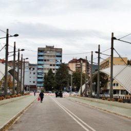 Nord du Kosovo : à Mitrovica, le « pont de la division » bientôt rouvert à la circulation ?