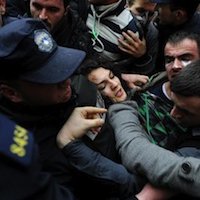 Kosovo : foire d'empoigne entre policiers et étudiants de l'Université de Pristina
