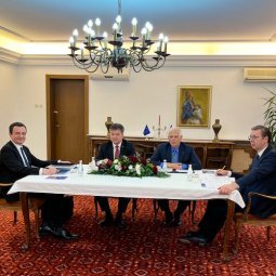 Qui pour mettre en œuvre la « sorte d'accord » signée entre le Kosovo et la Serbie ?