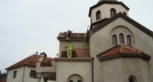 Bosnie : une église déplacée, une mosquée reconstruite