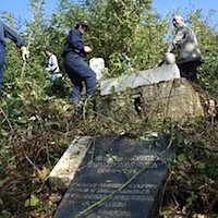 Cimetières profanés au Kosovo : les morts ne reposent pas en paix 