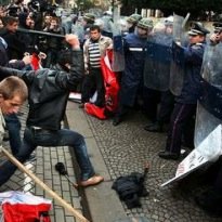 Albanie : le dialogue et des élections enfin libres plutôt que la violence de la rue