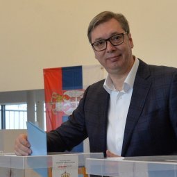 Élections en Serbie : Vučić revendique la victoire