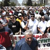 Crise en Grèce : le Parlement vote l'austérité, la rue gronde
