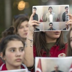 Kosovo : lourde sanction pour l'extradition illégale des « gülenistes » vers la Turquie