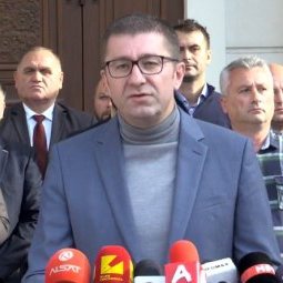 Macédoine du Nord : le VMRO-DPMNE veut revenir au pouvoir sans élections