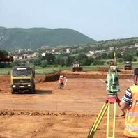 Kosovo : le chantier de l'autoroute ou le bagne moderne