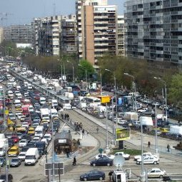 Roumanie : après un sondage Facebook, la mairesse de Bucarest renonce à la taxe Oxygen