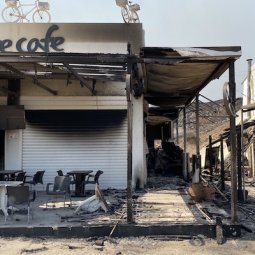 Colère et inquiétudes après les incendies meurtriers en Grèce 