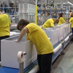 Serbie : les ouvriers de l'usine Gorenje de Valjevo en grève