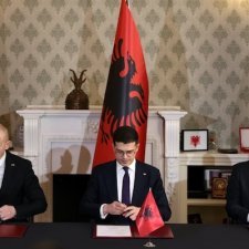 Défense : le Kosovo, l'Albanie et la Croatie renforcent leur coopération et provoquent l'ire de Belgrade