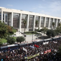 Grèce : le mouvement néo-nazi Aube dorée est bien une « organisation criminelle »