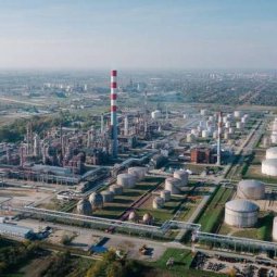 Privée du pétrole russe, la seule raffinerie de Serbie est presque à l'arrêt