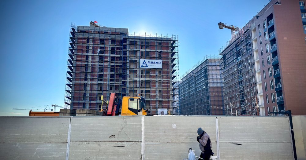 Albanie : Tirana, la ville des grands gratte-ciel vides