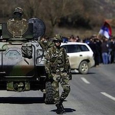 Pristina essaie de prendre le contrôle des frontières : très fortes tensions dans le nord du Kosovo