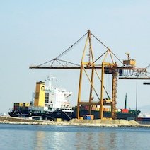 La Macédoine doit-elle investir dans la privatisation du port de Thessalonique ?