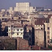 Roumanie : à Bucarest, le maire (re)fait le trottoir, les administrés se plaignent