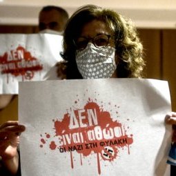 « Les fascistes en prison » : la presse grecque salue la condamnation des dirigeants d'Aube dorée