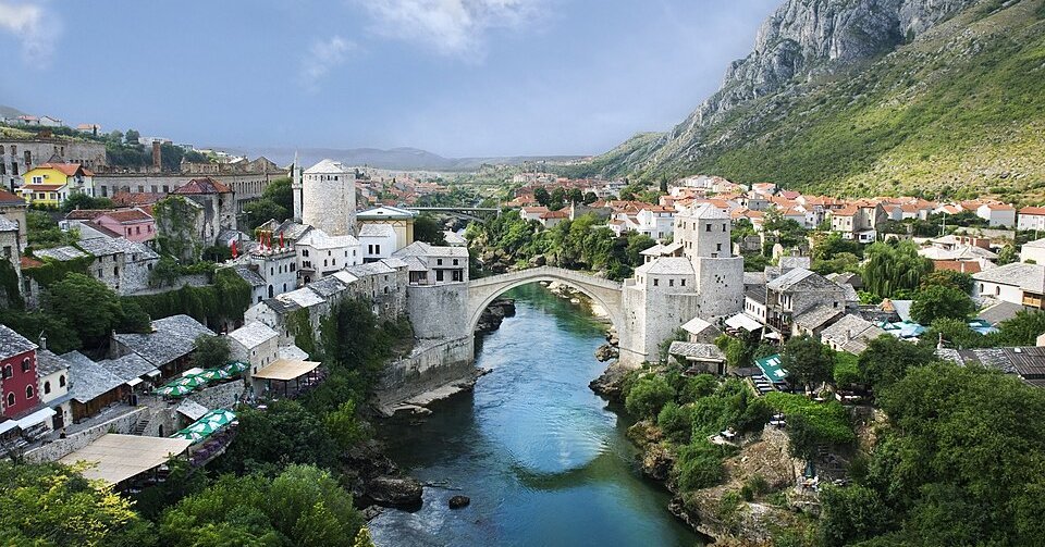 Essai • Mostar, ceci n'est pas une ville