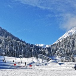 Ski en Bulgarie : or blanc, blanchiment d'argent et « pieuvre verte »