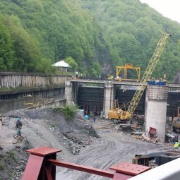 Roumanie : les écologistes court-circuitent une centrale hydroélectrique dans les Carpates