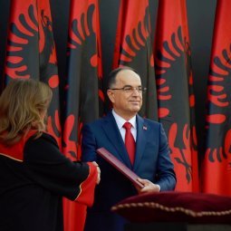 Nouveau président en Albanie : l'opposition dénonce la concentration des pouvoirs