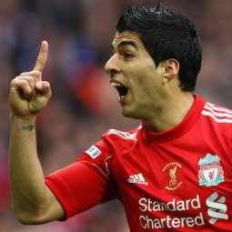 Football : l'attaquant uruguayen Luis Suárez va-t-il faire une pige au Kosovo ?