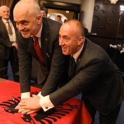 Entre Albanie et Kosovo : unification nationale ou « mini-Schengen » ?