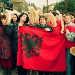 Féminisme au Kosovo : de la résistance civile à l'émancipation pour toutes