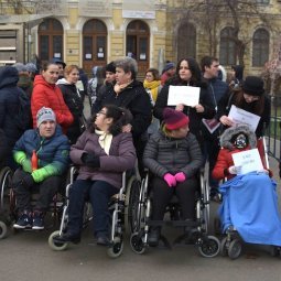 Roumanie : le budget est dans le rouge, le PSD sacrifie les handicapés