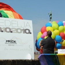 Serbie : Gay Pride et « marche des familles » orthodoxes dimanche dans les rues de Belgrade