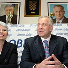 La Croatie après la démission d'Ivo Sanader : l'aile dure reprend le contrôle du HDZ
