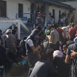 Turquie : des milliers de réfugiés bloqués à Istanbul et Edirne