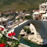 Mostar, symbole des divisions de la Bosnie-Herzégovine